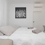 1Co4 - Duomo - Luxurious And Central -